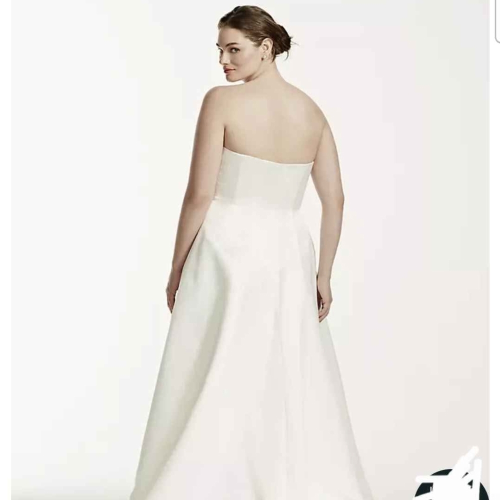 David's Bridal Ivory Lace Long Sleeve Dress - Picture 4 of 10